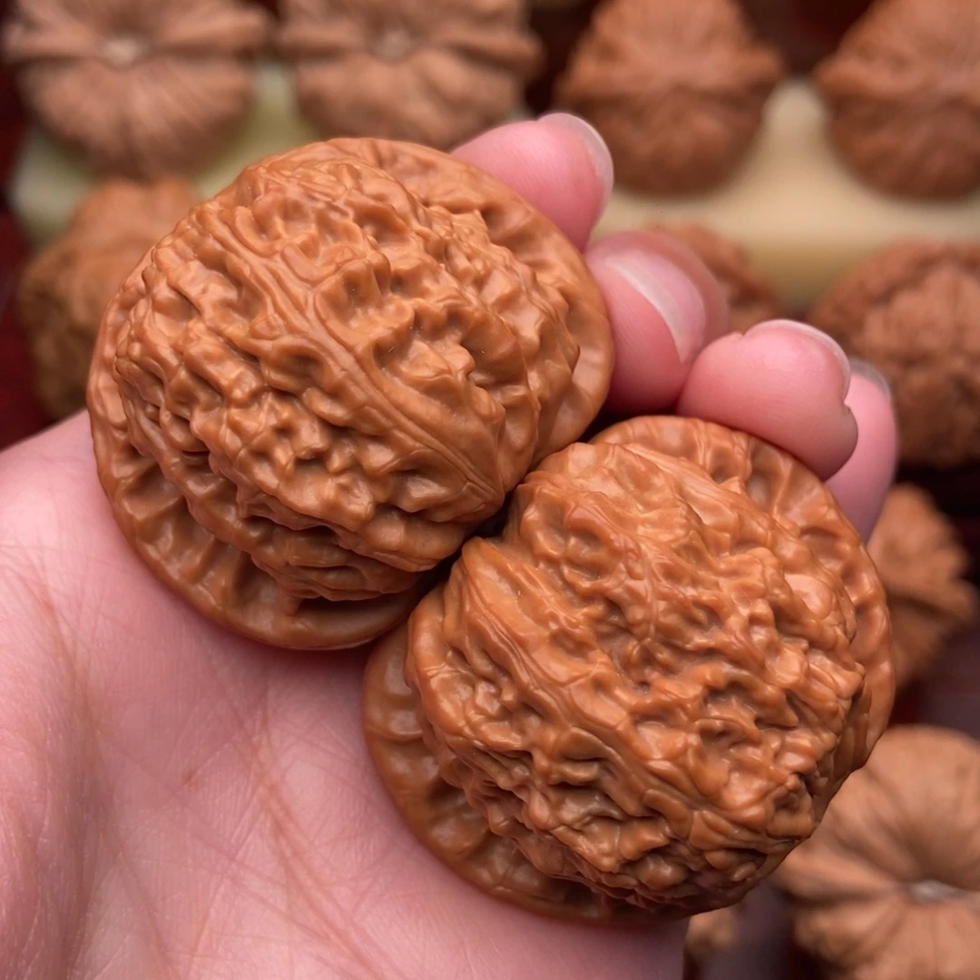 文玩核桃把件精品球形白狮子头40