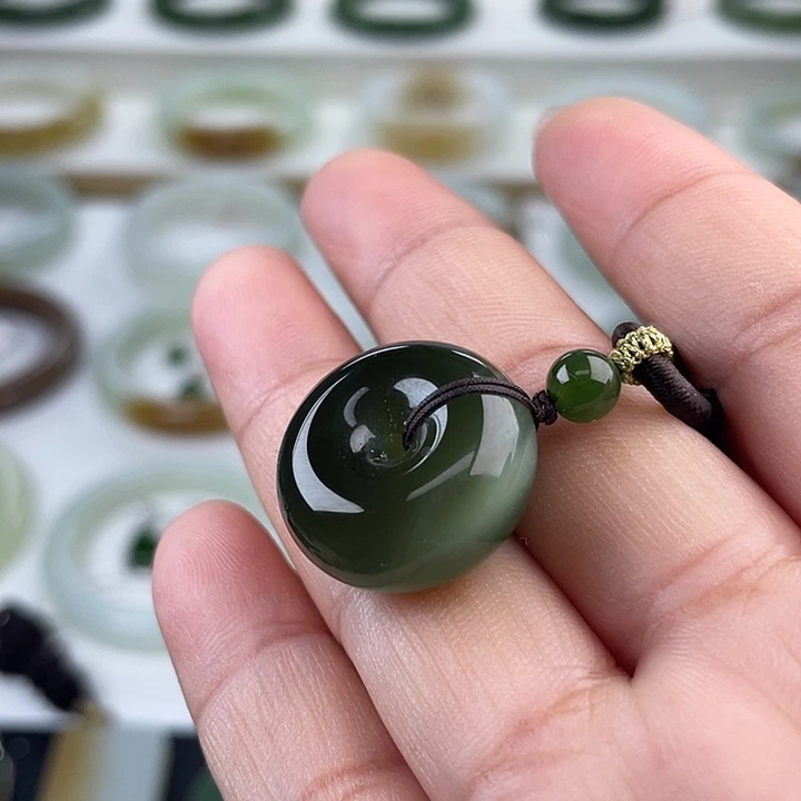 和田玉（碧玉）未镶嵌颈饰