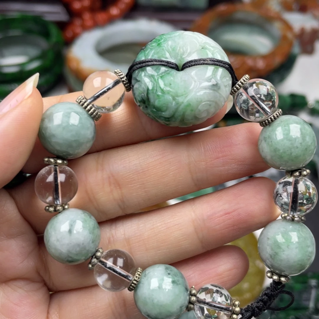 翡翠未镶嵌颈饰牌子