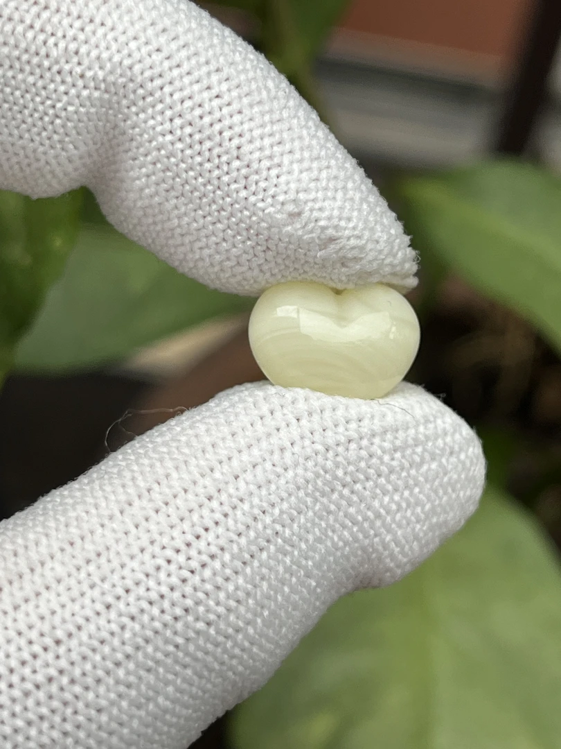 4536天然蜜蜡琥珀屁桃配饰13.5x10.7x6.9mm