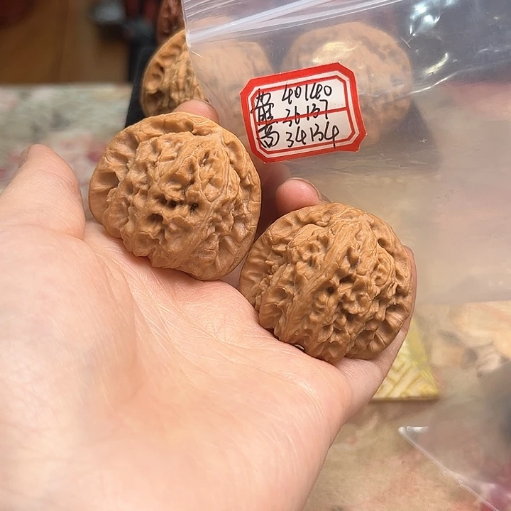 把件文玩核桃白狮子维修