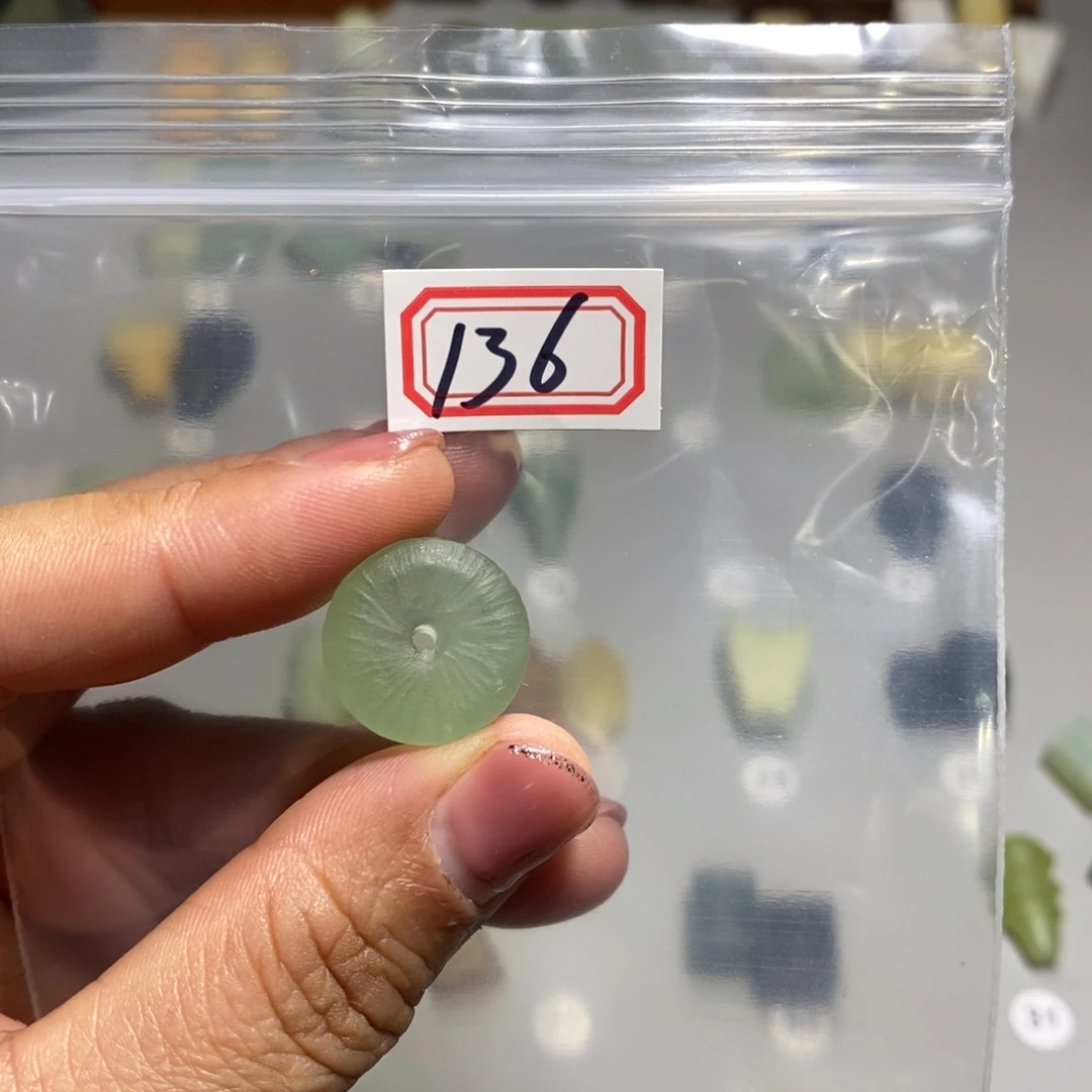 蛇纹石玉颈饰未镶嵌j