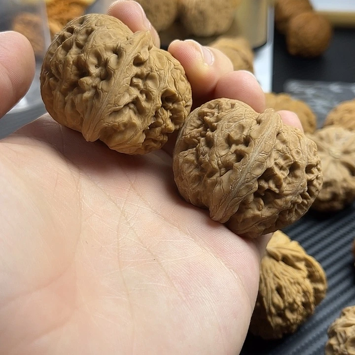 文玩核桃把件46大元宝