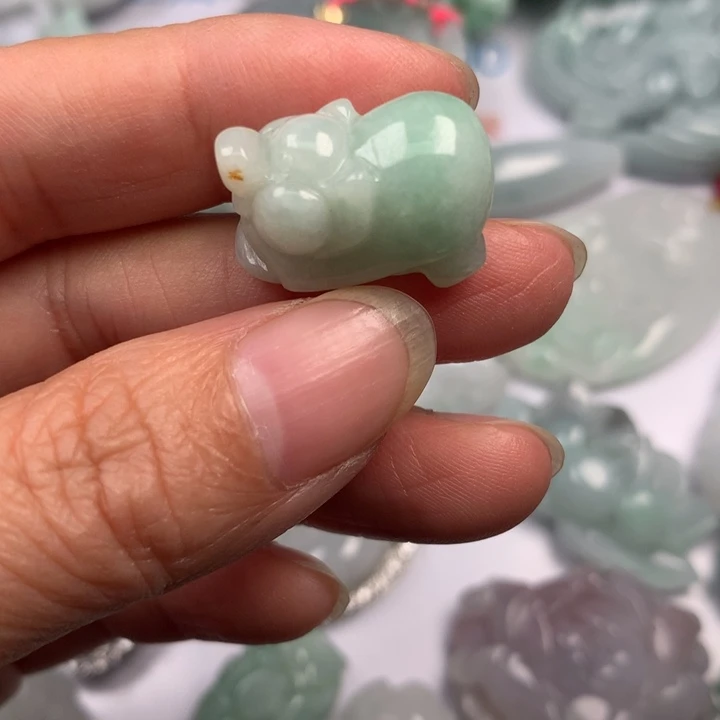 翡翠未镶嵌颈饰翡翠