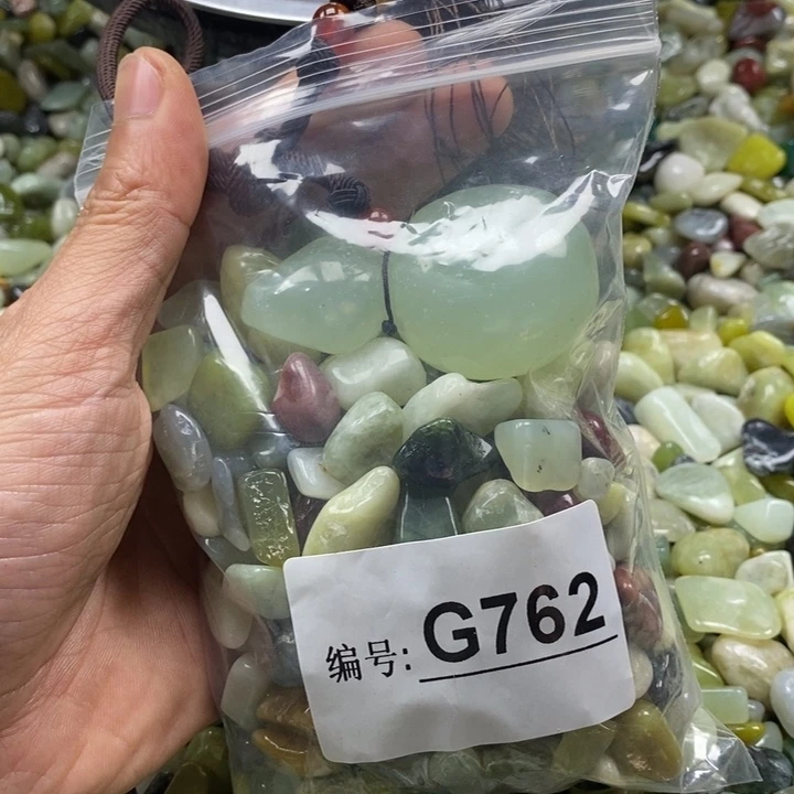 蛇纹石玉鱼缸石未镶嵌