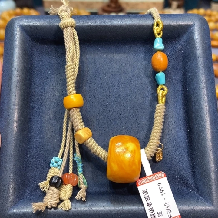 未镶嵌颈饰琥珀蜜蜡