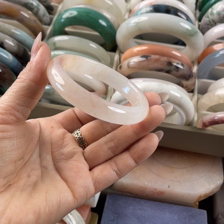 看***啊石英质玉未镶嵌珠宝半成品