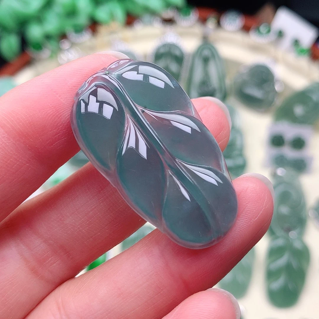 翡翠未镶嵌颈饰吊坠