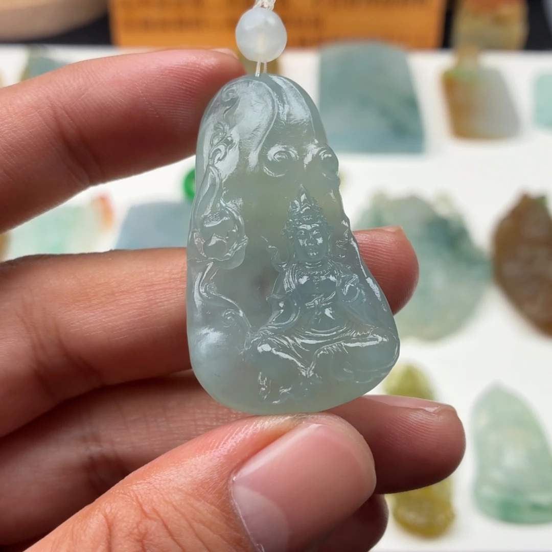 定制翡翠未镶嵌自在观音