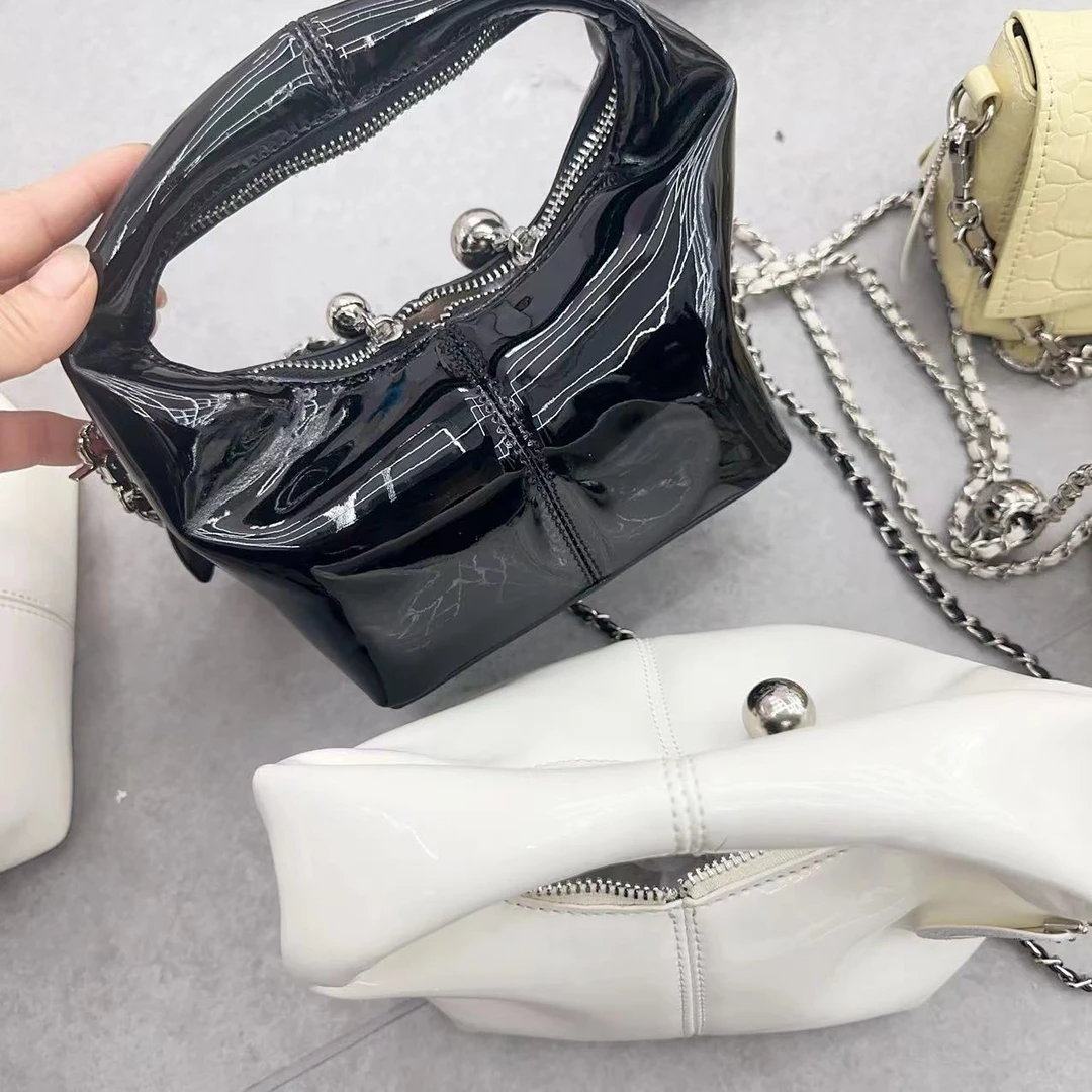 1035款百搭单肩包    m