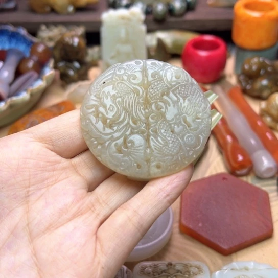 未镶嵌蛇纹石玉颈饰皮带