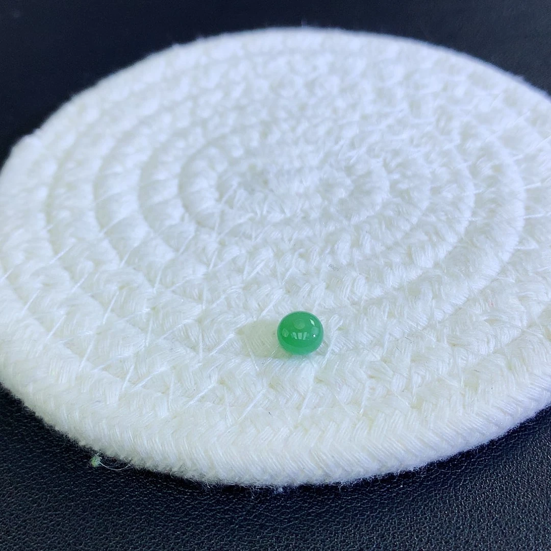 翡翠散珠天然缅甸翡翠单珠果绿色算盘珠卡6.6厚度4.5