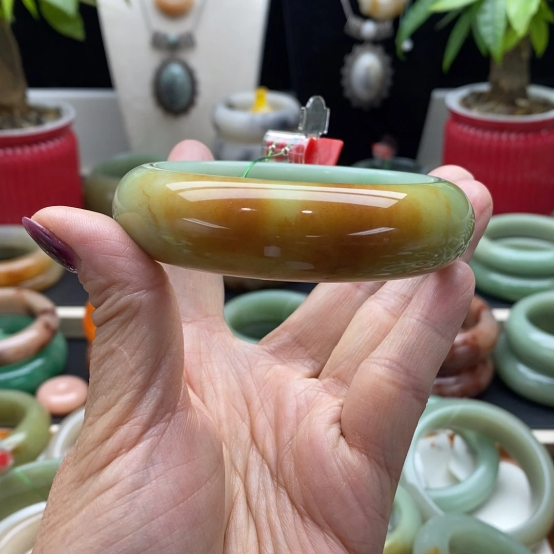 石英质玉未镶嵌手镯