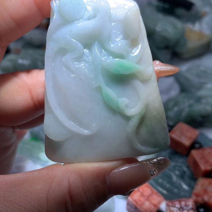 翡翠未镶嵌颈饰保真天然A货翡翠