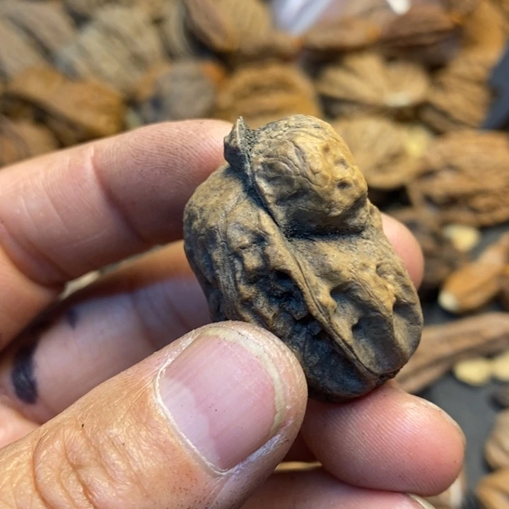 文玩核桃吊坠娜姐132