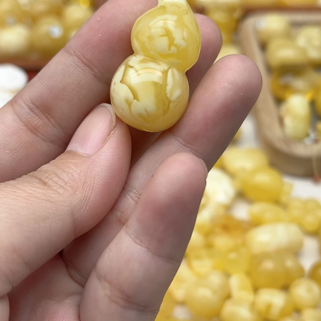 蜜蜡未镶嵌裸石配饰