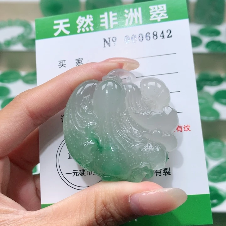 颈饰未镶嵌石英质玉一**此