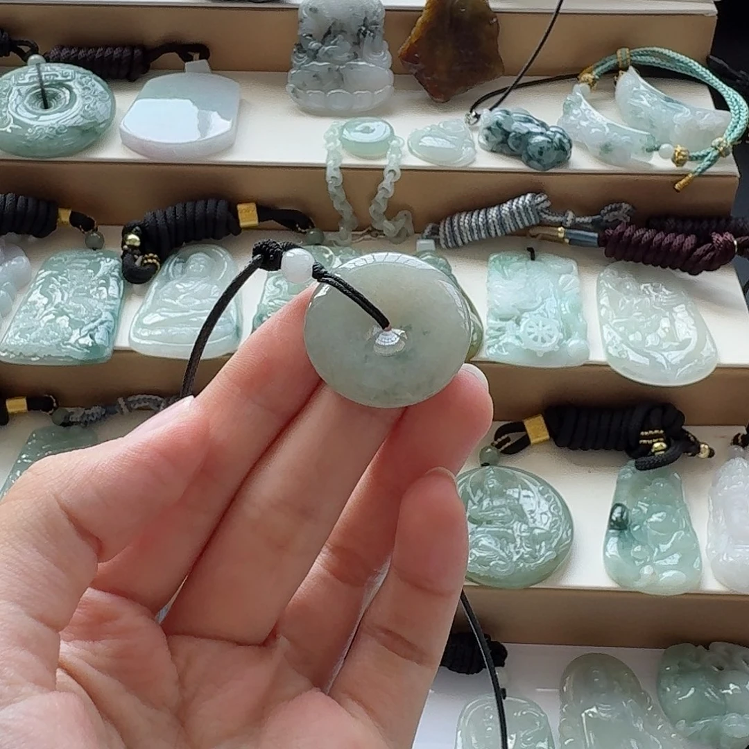余***M颈饰未镶嵌翡翠翡翠
