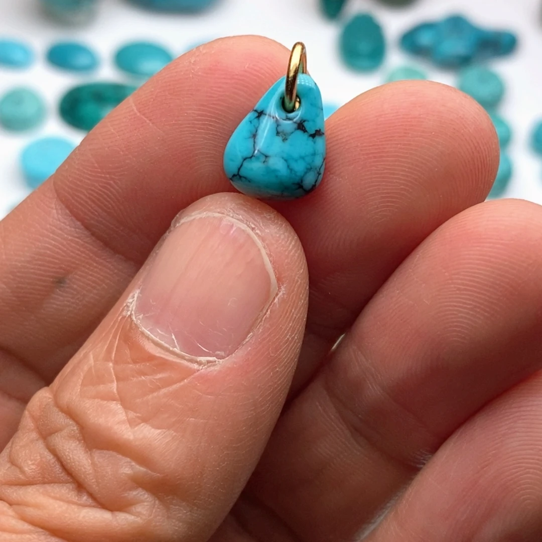 绿松石未镶嵌珠宝奇石