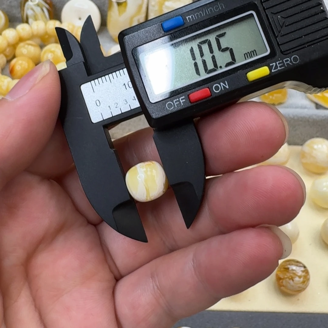 裸石琥珀未镶嵌微瑕