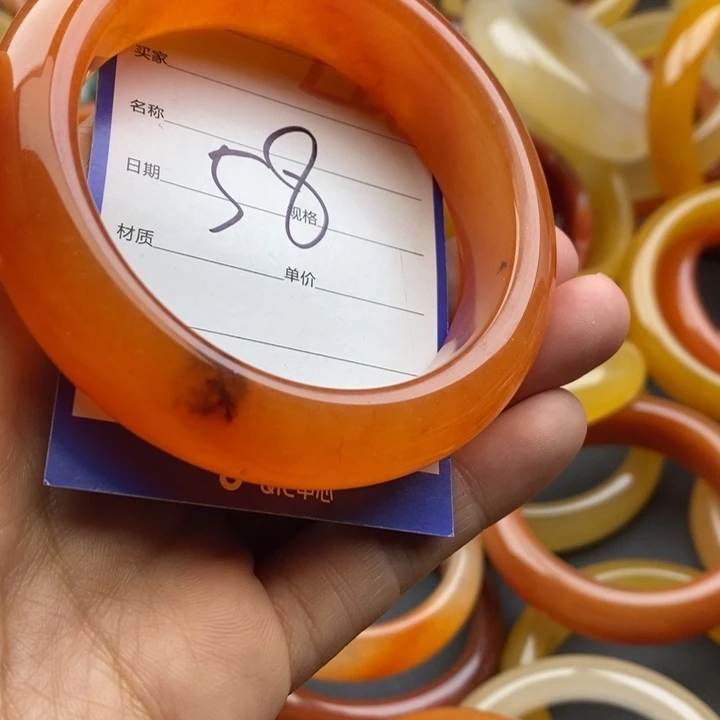 未镶嵌手镯石英质玉