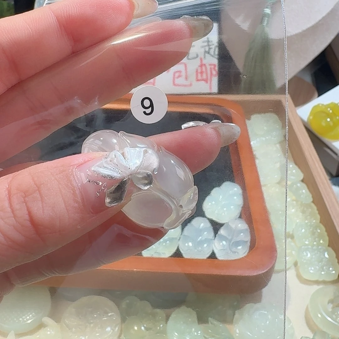 蛇纹石玉颈饰合金精美礼品