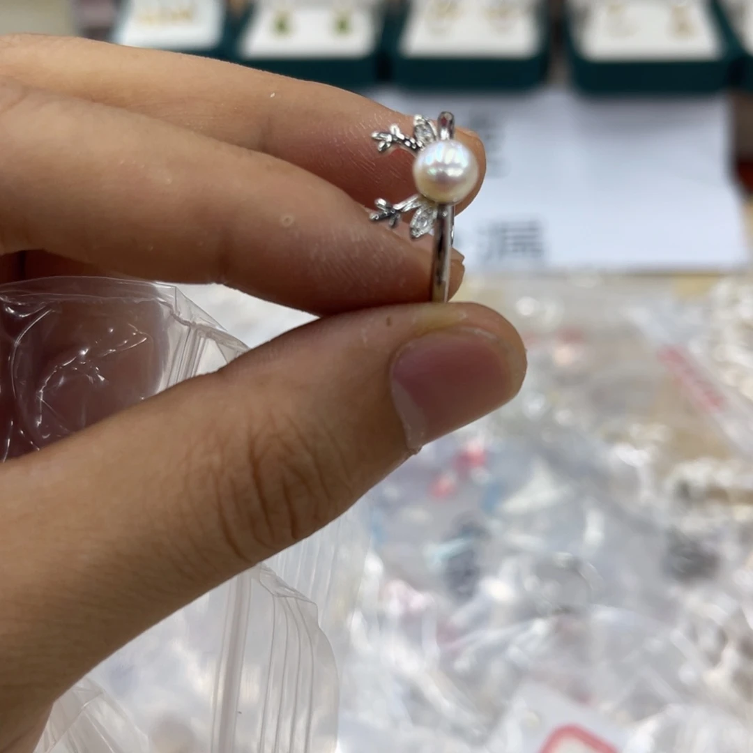 淡水珍珠合金颈饰1053