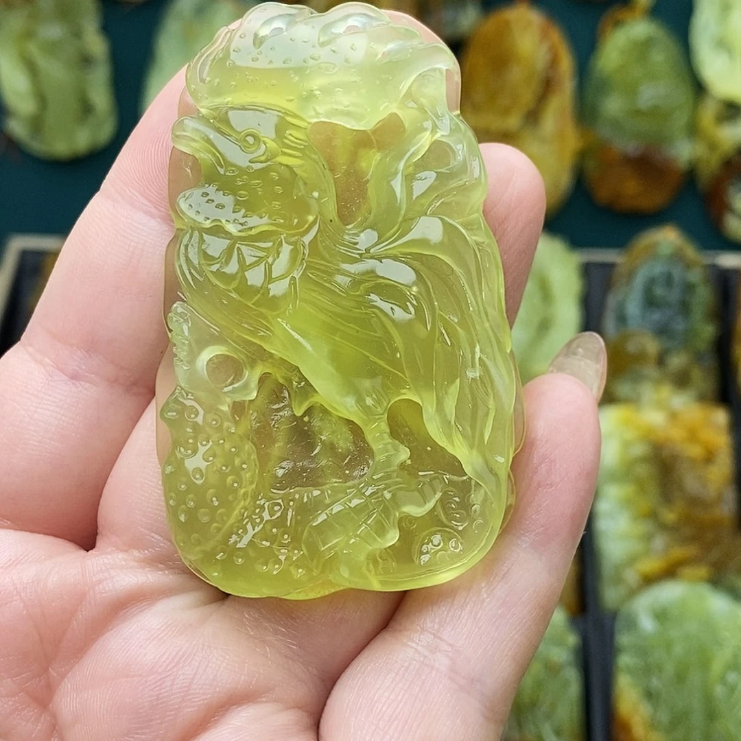 未镶嵌蛇纹石玉颈饰公鸡