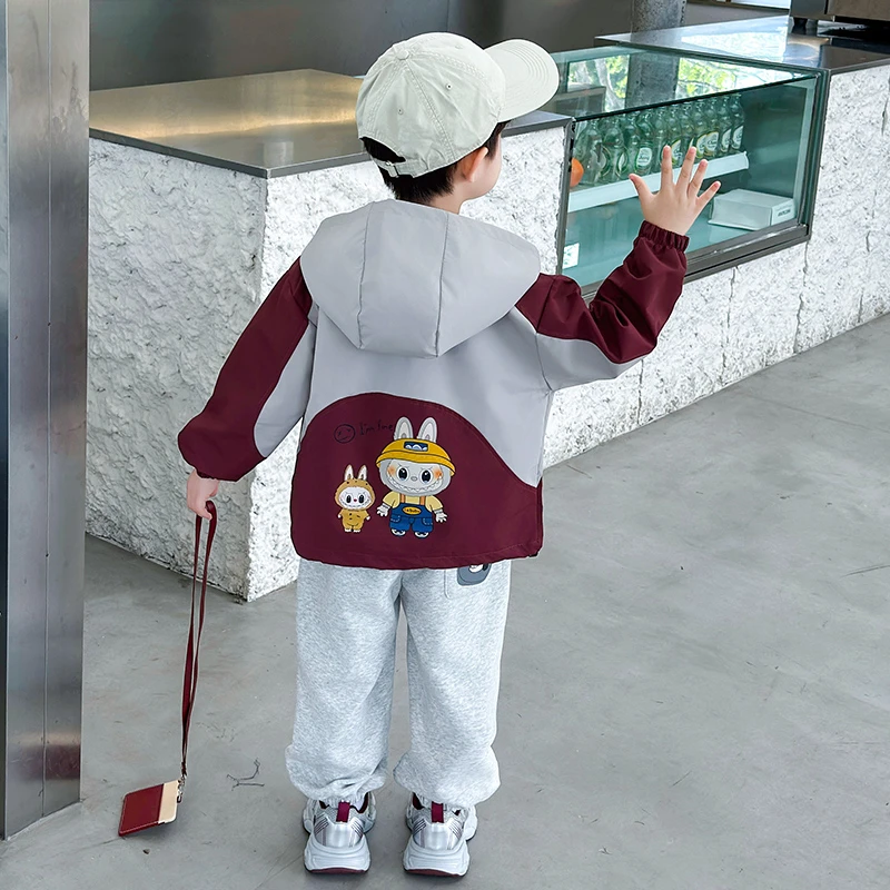 男童外套2025童装衣服外套儿童男童连帽秋季新款帅气防风拉布布潮