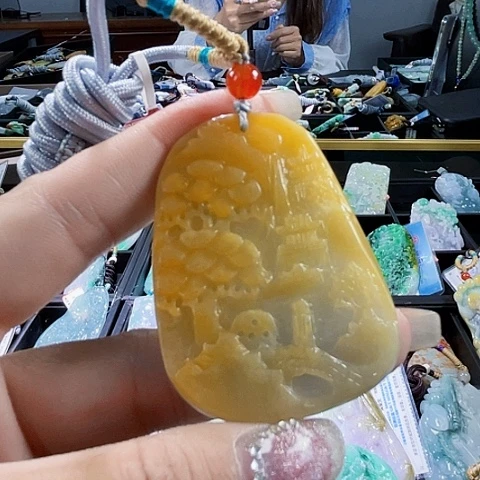 颈饰未镶嵌翡翠一个