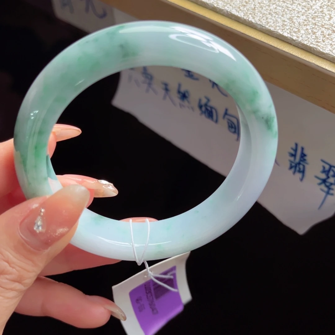 翡翠未镶嵌手镯手镯