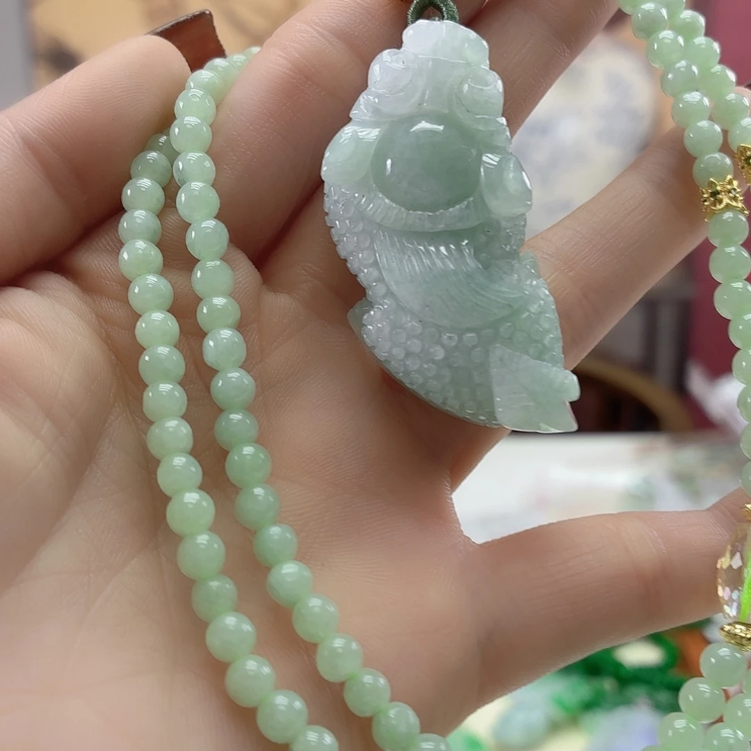 吉***意翡翠未镶嵌颈饰翡翠