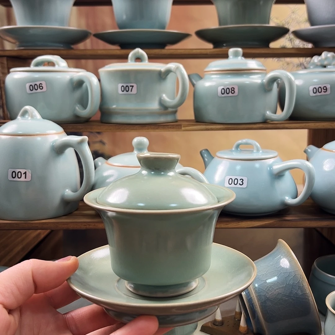 仿古青绿釉水三才马蹄盖碗