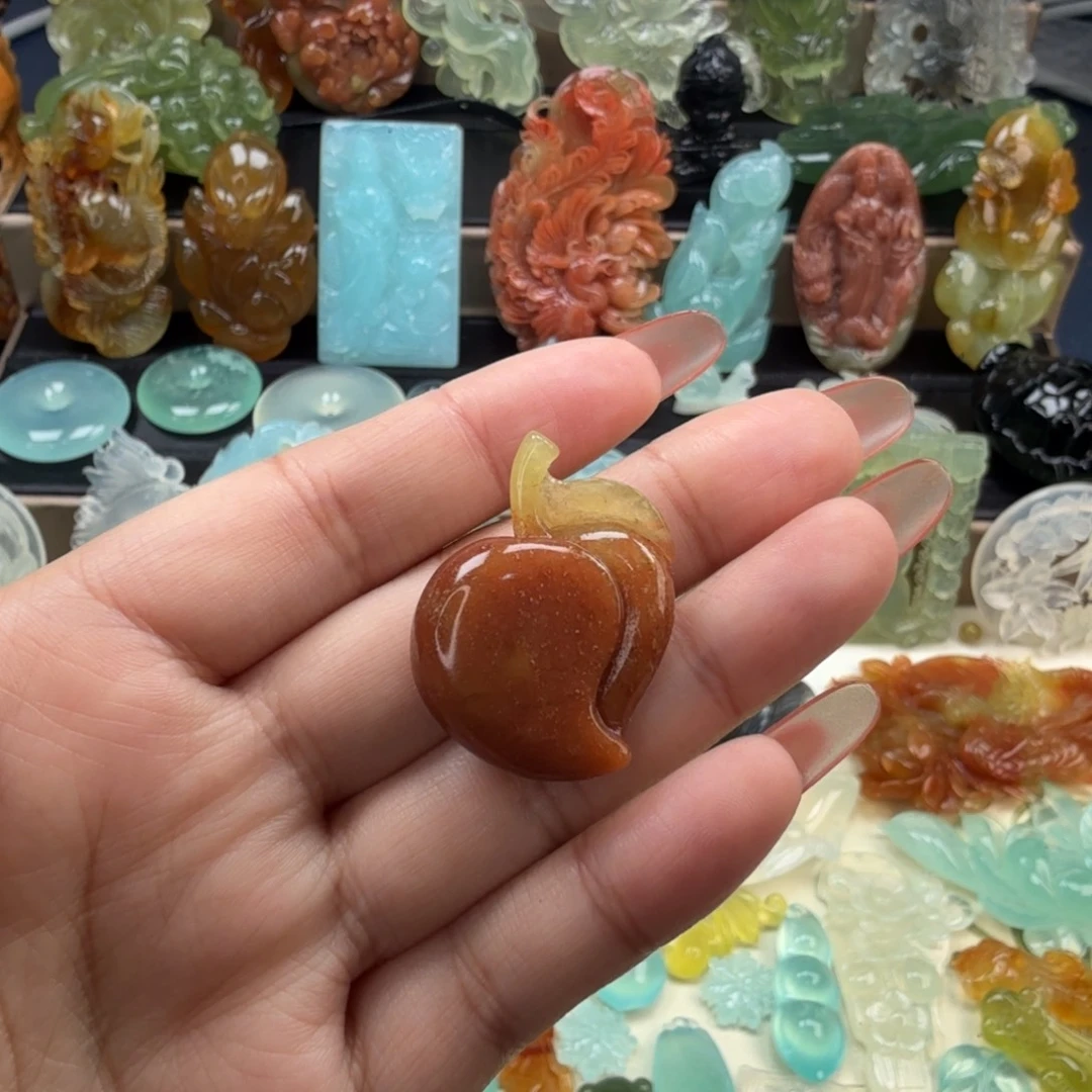 岫玉未镶嵌颈饰岫玉桃子