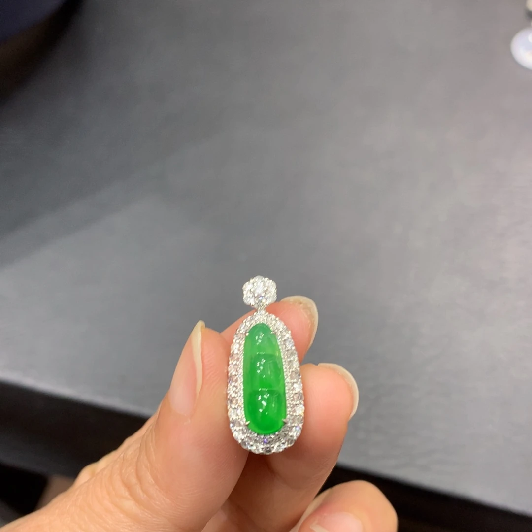 吊坠(不含链)18K金镶嵌翡翠
