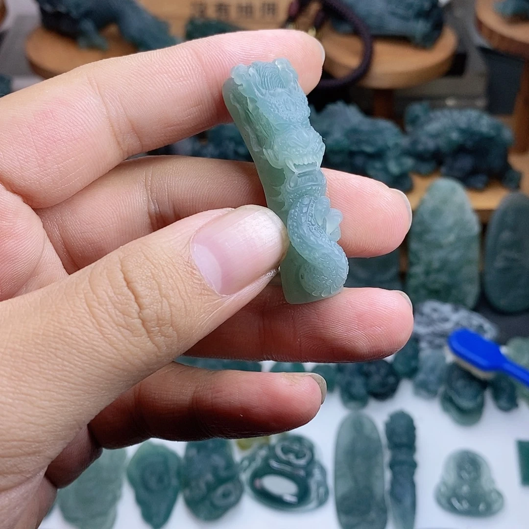 定制翡翠未镶嵌手牌