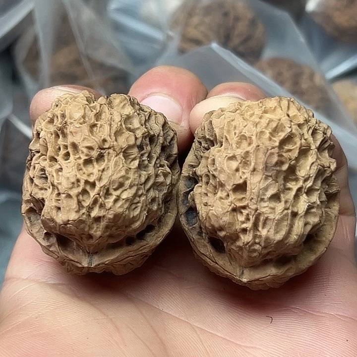 文玩核桃把件27号方头绣球40尺