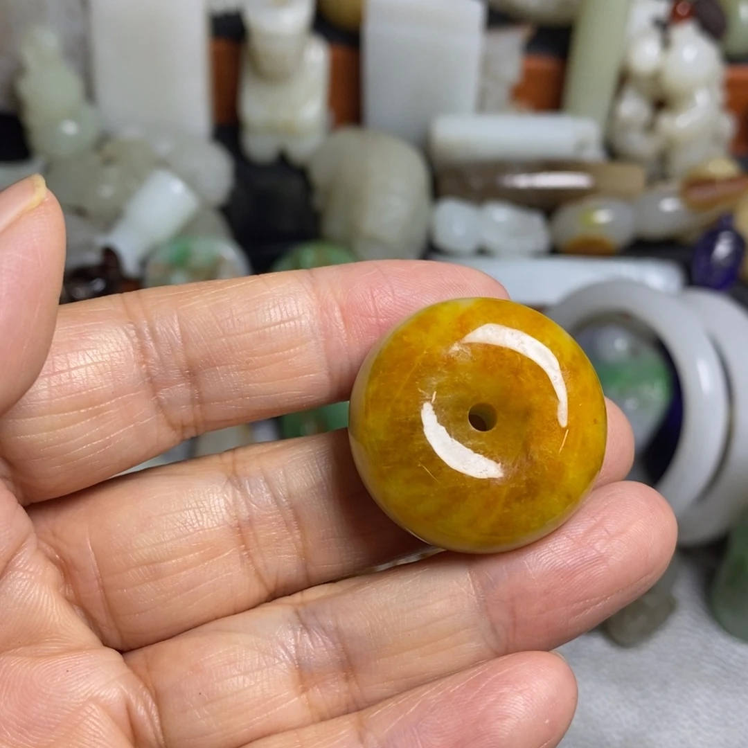 颈饰未镶嵌和田玉（糖玉）