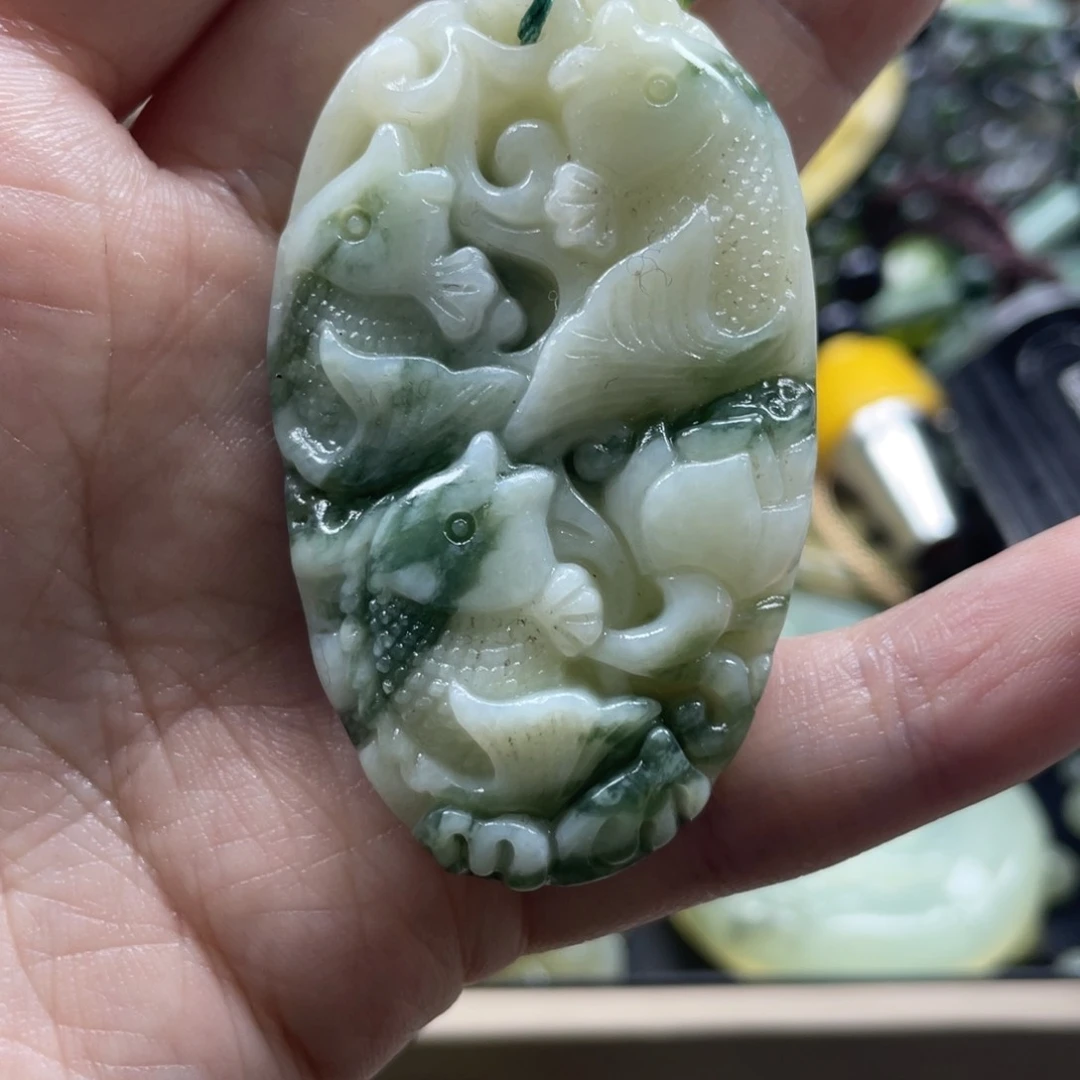 蛇纹石玉未镶嵌吊坠