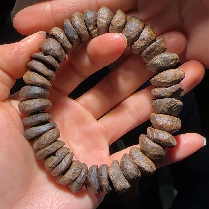 沉香手串原母树沉水树丁手串34克