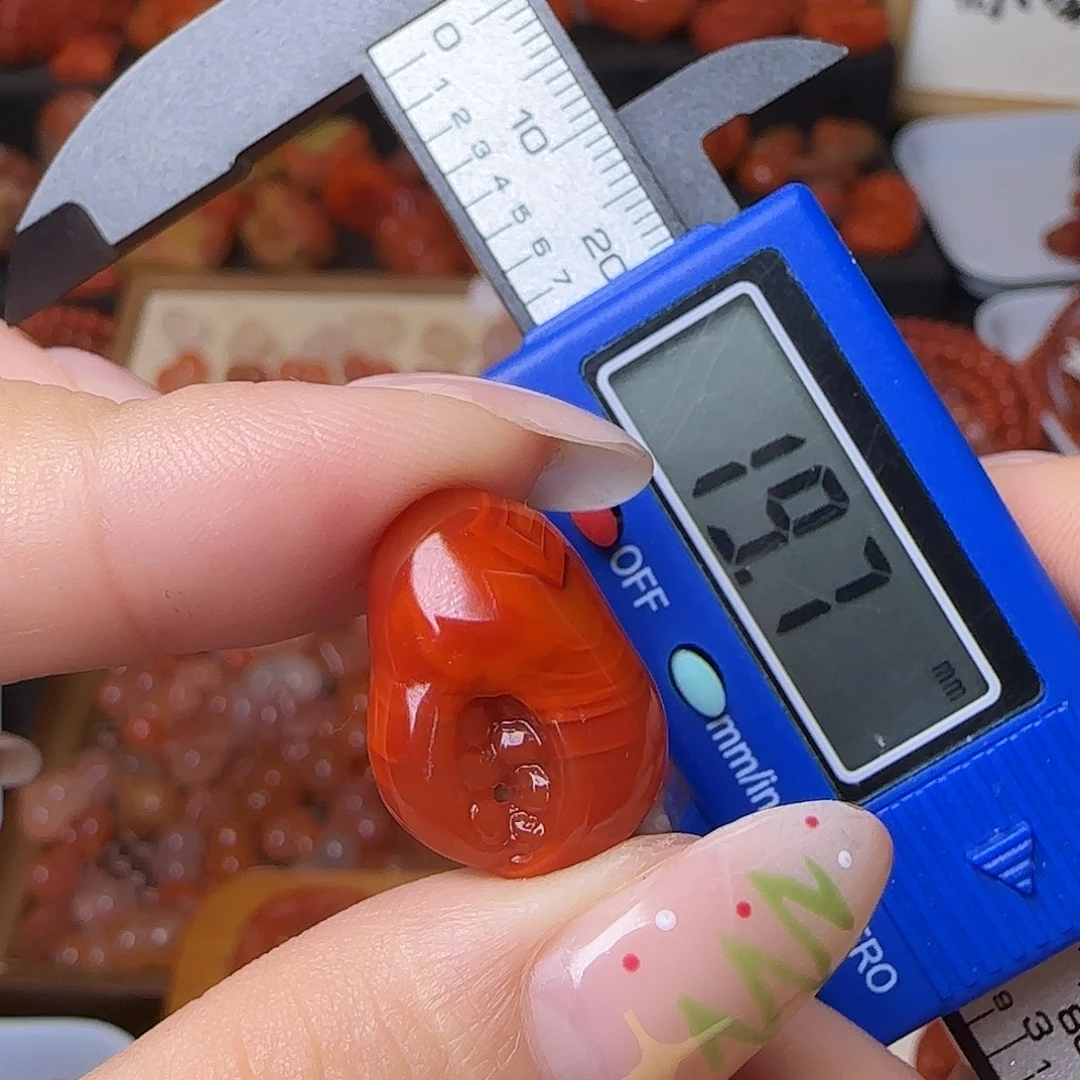 南红玛瑙未镶嵌颈饰