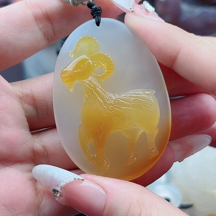克***业玛瑙未镶嵌手饰吊坠