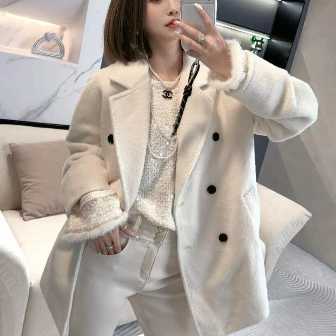 熙薇【慵懒珠光】2025冬季新款时尚设计师休闲中长款羊毛大衣H6684