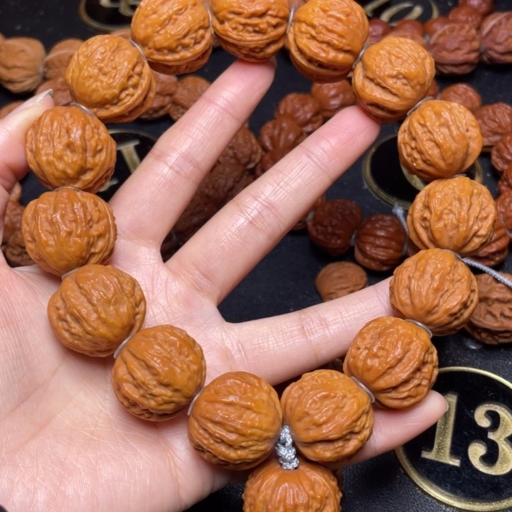 文玩核桃手串肉纹圆籽