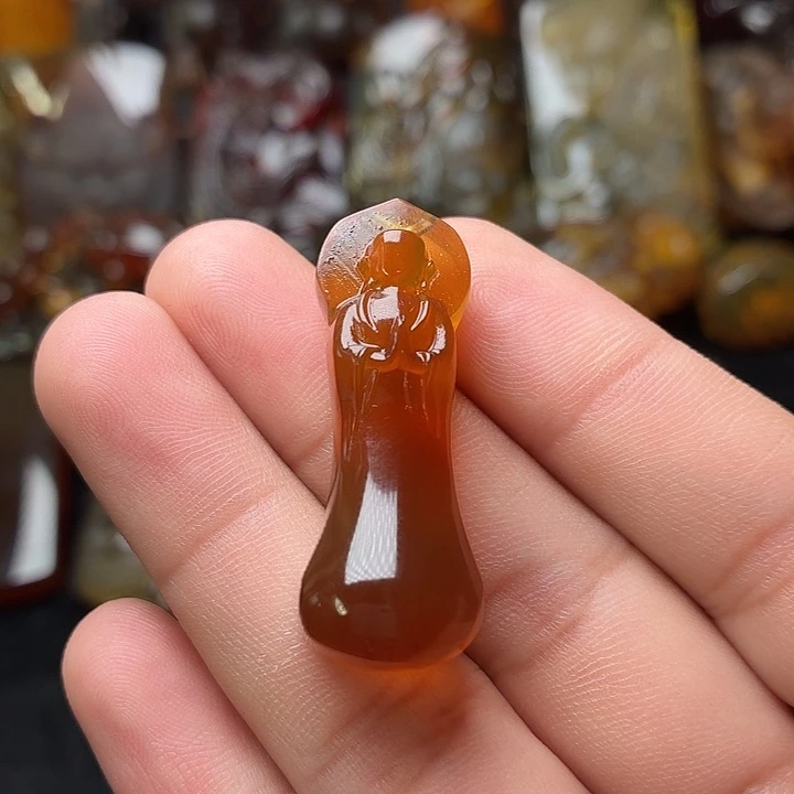 琥珀未镶嵌颈饰33