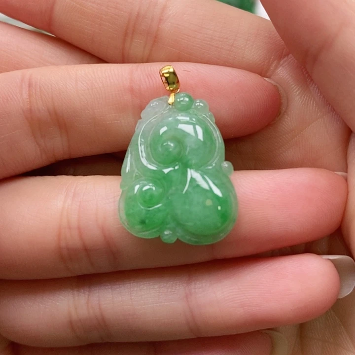 翡翠未镶嵌颈饰吊坠