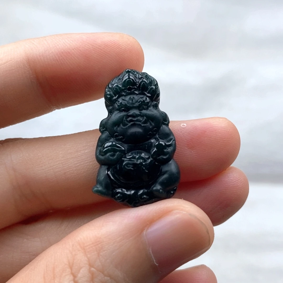 颈饰未镶嵌翡翠黄财神