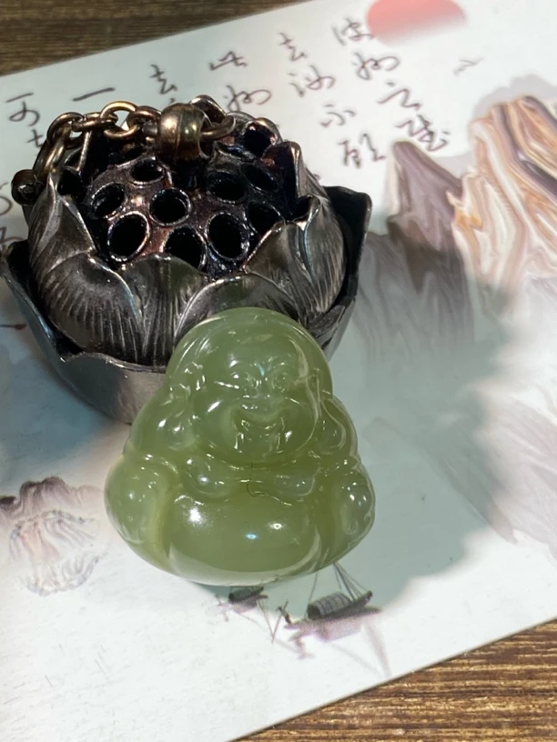 和田玉湖水绿百搭小佛