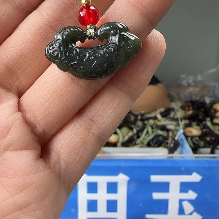 颈饰未镶嵌和田玉