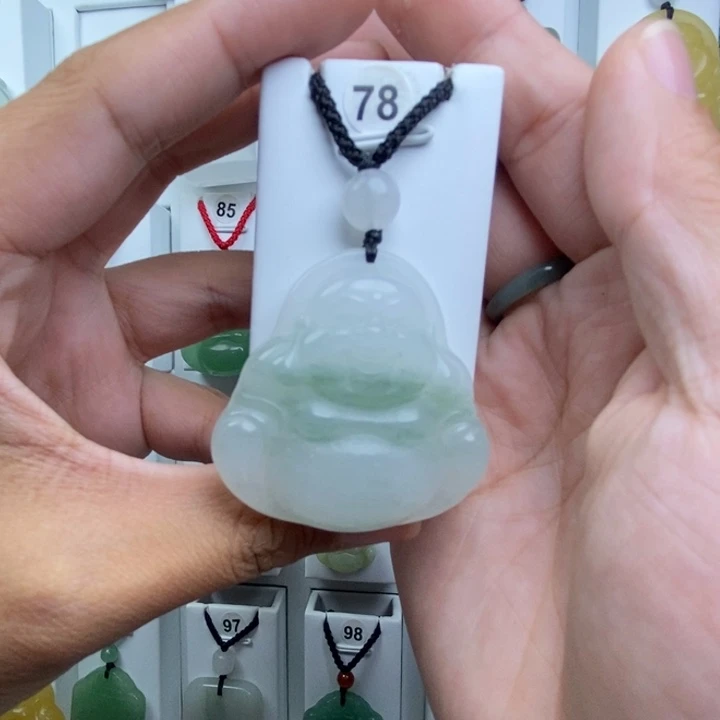 石英质玉未镶嵌颈饰